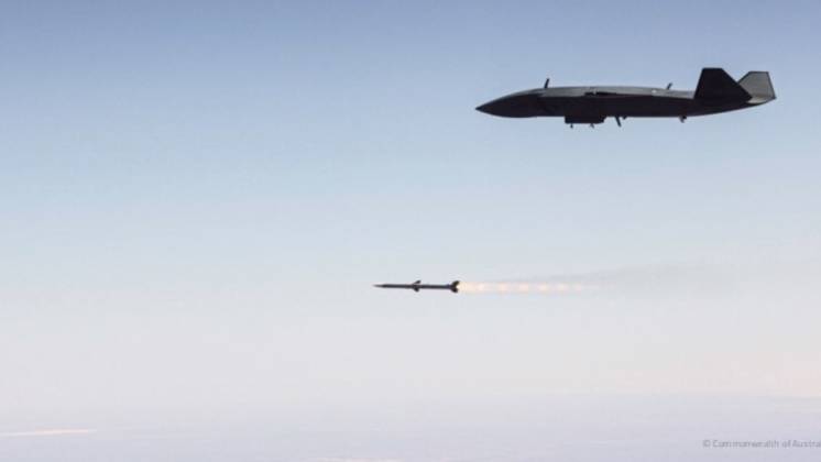 El Ghost Bat en el momento del lanzamiento del misil (Boeing)