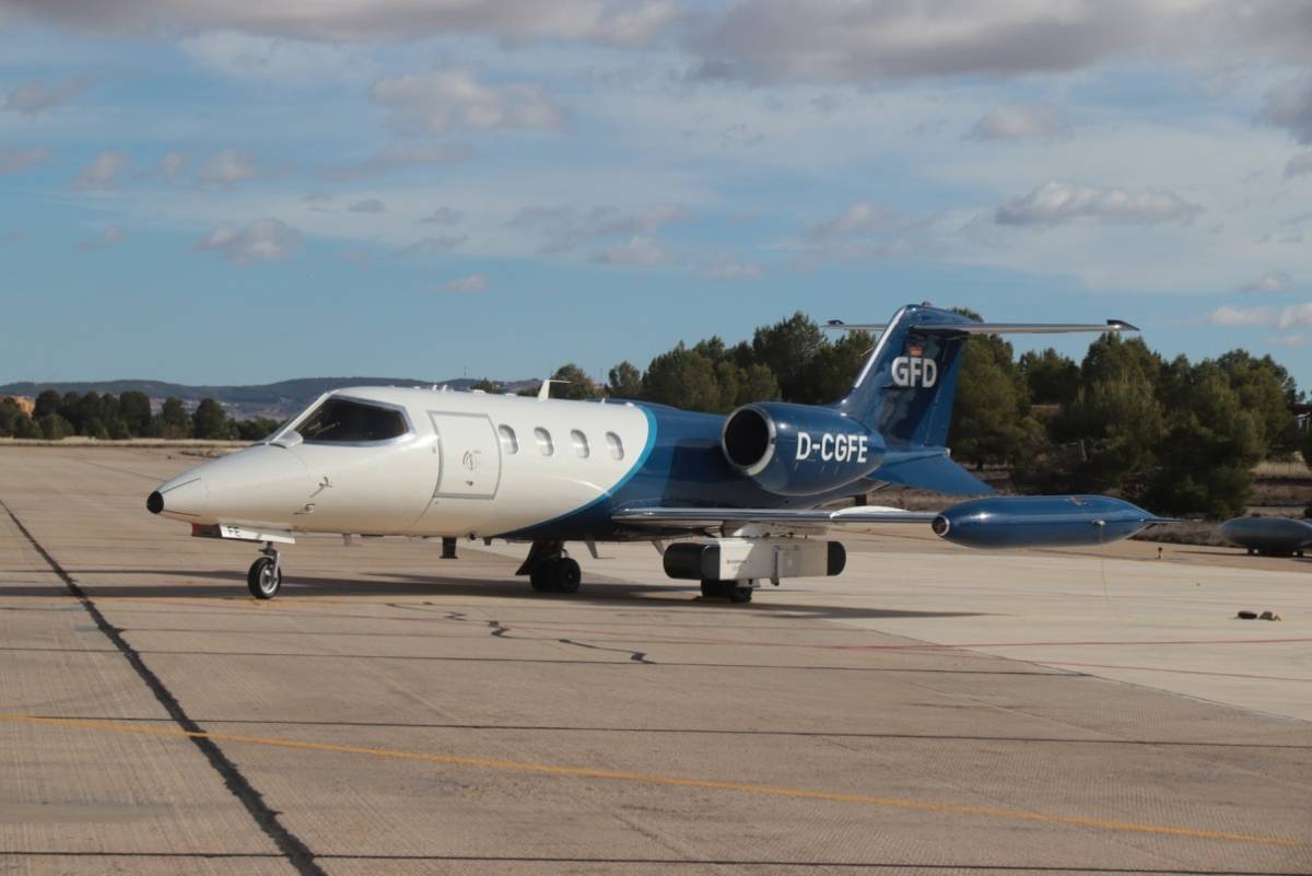 Un avión de guerra electrónica Learjet 36A “Jamkite” de la empresa alemana GFD (Gesellschaft für Flugzieldarstellung) participó en las misiones de apoyo. Un avión de guerra electrónica Learjet 36A “Jamkite” de la empresa alemana GFD (Gesellschaft für Flugzieldarstellung) participó en las misiones de apoyo.