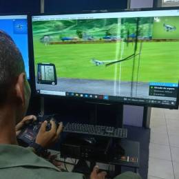 Simulador desarrollado en el 713 Batall�n Especial de Reconocimiento para el entrenamiento de los operadores de drones FPV. (Cr�ditos: Ej�rcito Bolivariano)