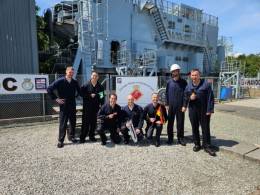 Capitanes de Corbeta Marcelo Caro y Francisco Widow de la Armada de Chile en el FOST de la Royal Navy.