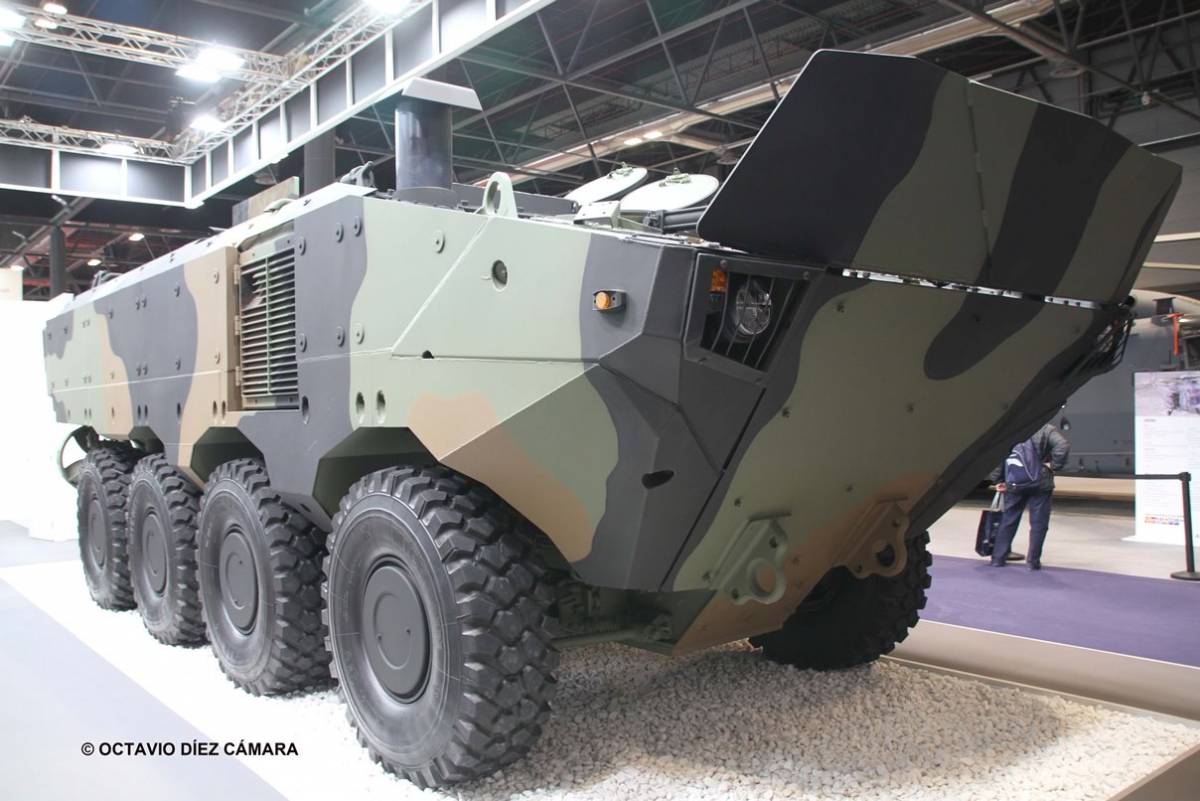 Los futuros blindados anfibios italianos estarán basados en el concepto SUPERAV de la compañía Iveco Defence Vehicles. (Octavio Díez Cámara) Los futuros blindados anfibios italianos estarán basados en el concepto SUPERAV de la compañía Iveco Defence Vehicles. (Octavio Díez Cámara)