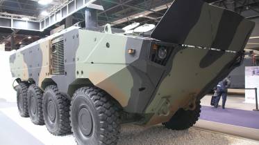 Los futuros blindados anfibios italianos estar�n basados en el concepto SUPERAV de la compa��a Iveco Defence Vehicles. (Octavio D�ez C�mara)