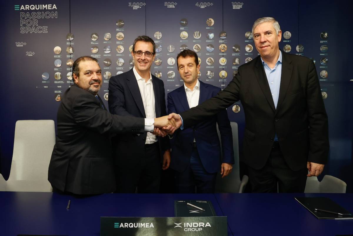 Firma del acuerdo (Indra)