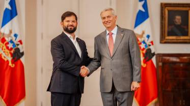 Presidente de Chile en ejercicio, Gabriel Boric, junto al electo, Jose Antonio Kast. 