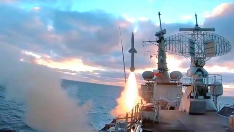 Fragata FF-18 Almirante Riveros de la Armada de Chile