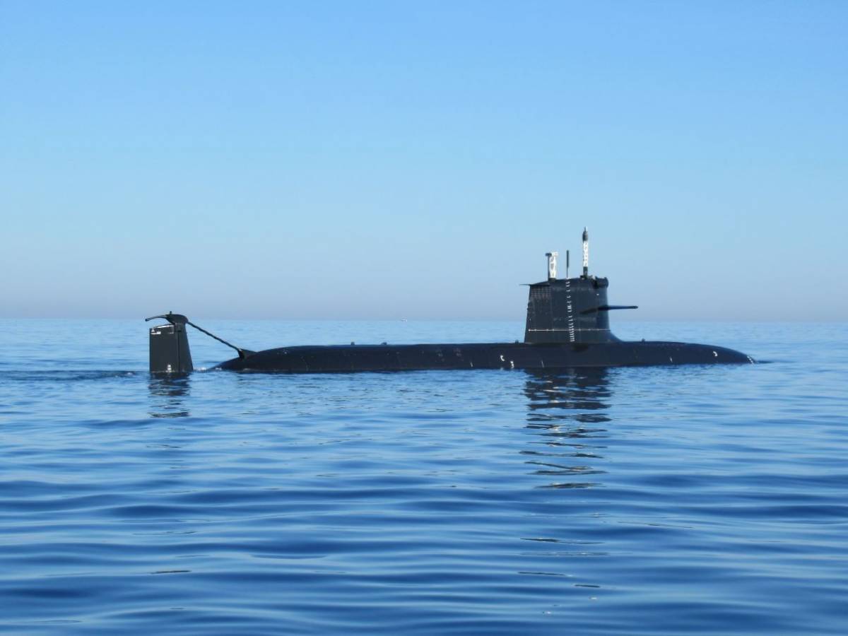 El submarino S-81 en aguas de Cartagena (autor)