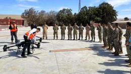 Personal del Regimiento Log�stico Pisagua N�6 del Ej�rcito de Chile se capacita en las nuevas capacidades de drones log�sticos.