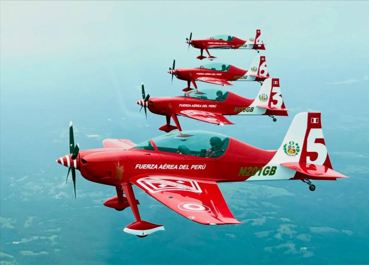 Los GB1 Game Bird de la Fuerza Aérea, aun con matrícula norteamericana, durante los vuelos de prueba y aceptación en los Estados Unidos. Los GB1 Game Bird de la Fuerza Aérea, aun con matrícula norteamericana, durante los vuelos de prueba y aceptación en los Estados Unidos.