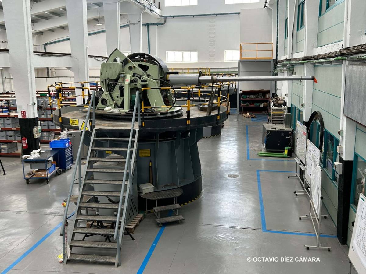 Para la pr�xima primavera se prev� embarcar ya el nuevo ca��n 76/72mm digitalizado y actualizado en el BAM al que estar�a destinado y someterlo a las pruebas finales de integraci�n. (Octavio D�ez C�mara)
