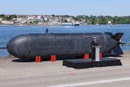 El XV Excalibur durante la ceremonia de bautizo (Royal Navy)