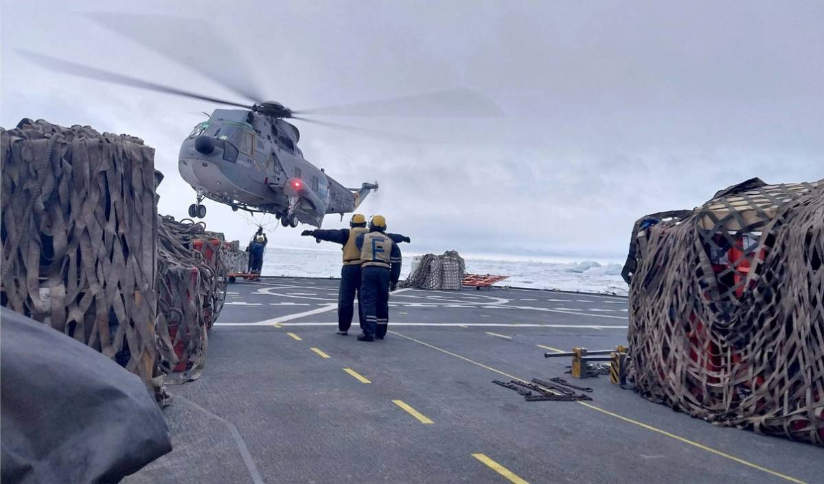 La operacion continua de los Sea King es primordial para el sosten de las operaciones.