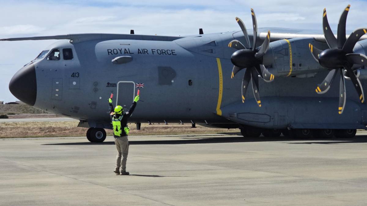 A400M, matr�cula ZM413, de la Royal Air Force en Puntapi� Arenas, Chile.