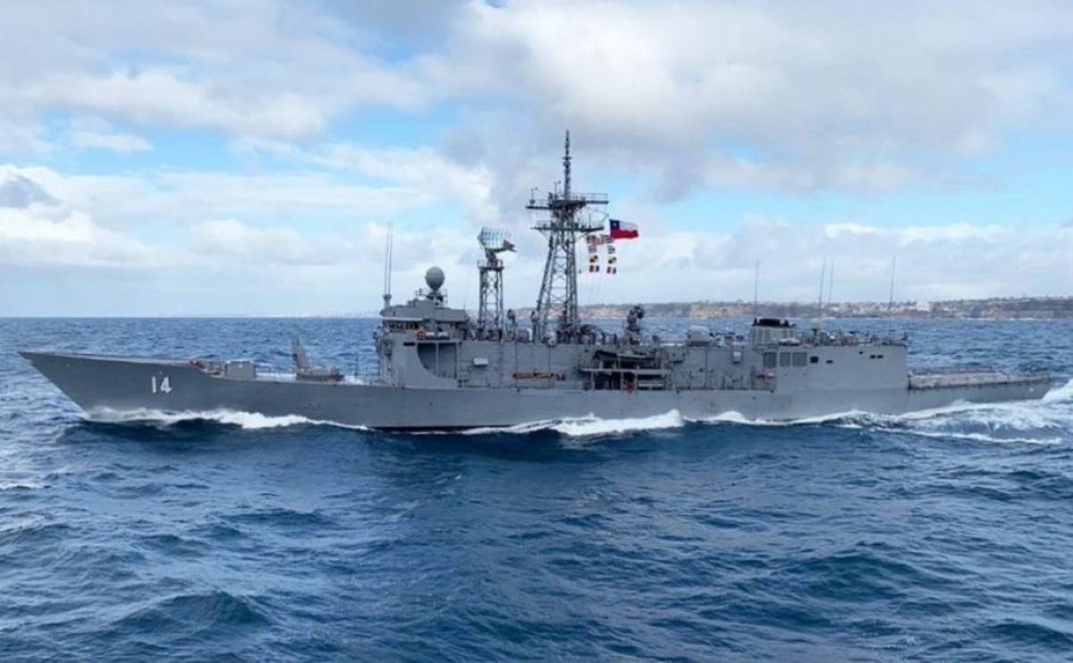 Fragata FFG-14 “Almirante Latorre” de la Armada de Chile.