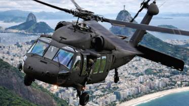  Helic�ptero Black Hawk. 