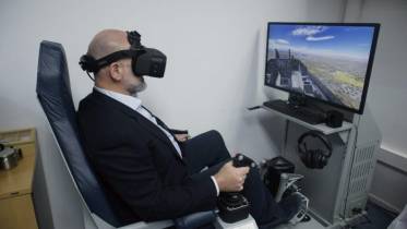 Delegaci�n de UCIMU-Sistemi per Produrre en las instalaciones de DTS.