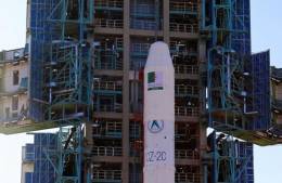 Un cohete espacial con un sat�lite del Centro de Lanzamiento de Sat�lites de Jiuquan en China - Fuente youtubeSciNewsRo.