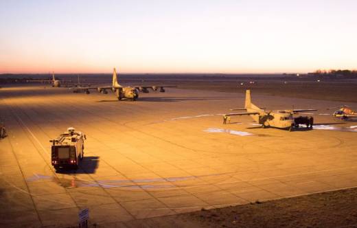Base A�rea de Villanubla durante el ejercicio Listed Paratrooper I/17 (Ej�rcito del Aire y del Espacio)