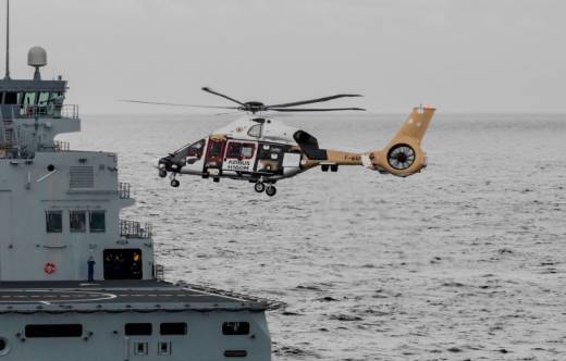 Uno de los prototipos de H160M Gu�pard de Airbus Helicopters. (Arthur Nicolle, Marine Nationale)