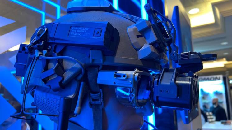 El m�dulo Fusion Claw de RIVET presentar� a los combatientes del United States Army todo tipo de informaci�n que podr�n usar tanto de d�a como de noche. (Octavio D�ez C�mara)