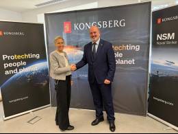Tove Helene Meum, Director Missile Program Sea Platforms de Kongsberg,  y Crist�bal Subires, Director General de MADES.