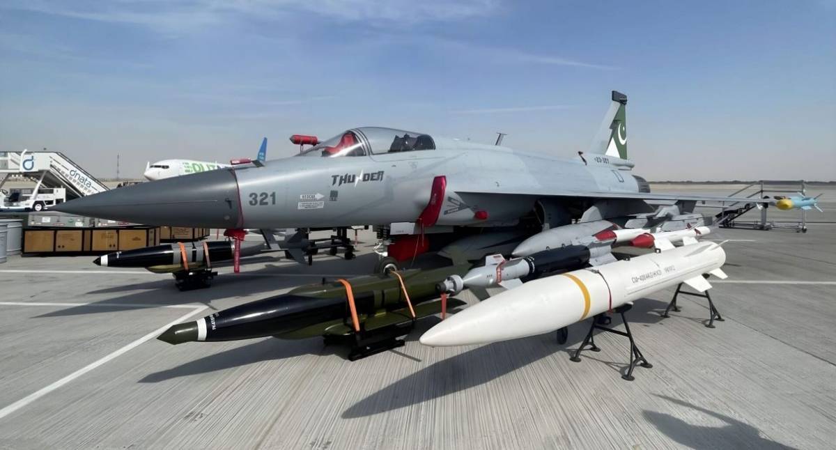 La variante Block III es la última versión del JF-17 Thunder. La variante Block III es la última versión del JF-17 Thunder.