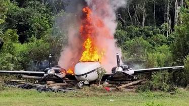 Beechcraft Baron 58, matr�cula, PR-CRM, en llamas.