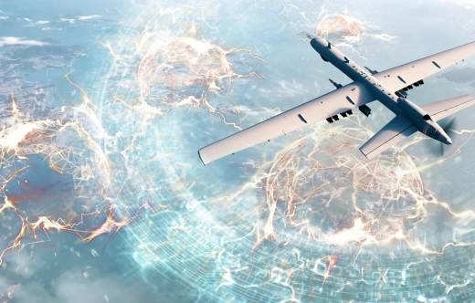 Un UAV de tipo medio puede actuar como plataforma de ataque electr�nico con sistemas en pods (BAE Systems)