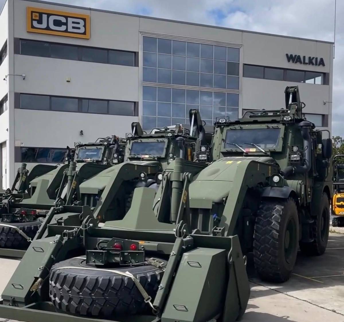 Tres nuevas retroexcavadoras blindadas para el Ejército de Tierra (Walkia) Tres nuevas retroexcavadoras blindadas para el Ejército de Tierra (Walkia)
