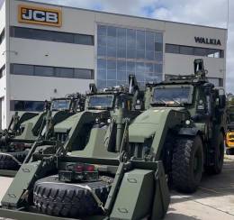 Tres nuevas retroexcavadoras blindadas para el Ej�rcito de Tierra (Walkia)