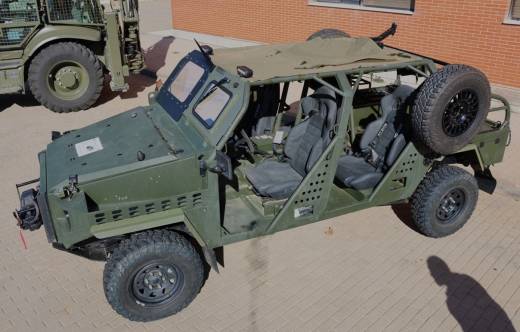 El todoterreno Einsa �Net�n� MK2 mostrado en la est�tica organizada por la BRIPAC.  (foto Julio Maiz)