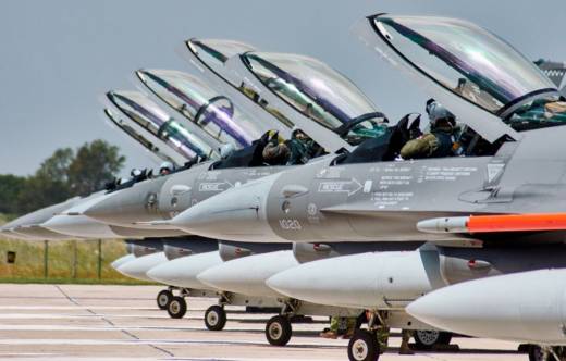 Aviones de combate F-16 de la Fuerza A�rea Argentina (Foto FAA)