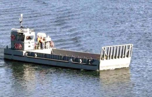  Primera barcaza del Buque Multiprop�sito �Magallanes� del Proyecto Escotill�n IV de la Armada de Chile.