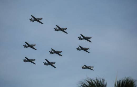 Formaci�n en escuadr�n de los Flying Legend TP‑75 Dulus del Escuadr�n de Combate �Dragones�. (Cr�ditos: FARD)