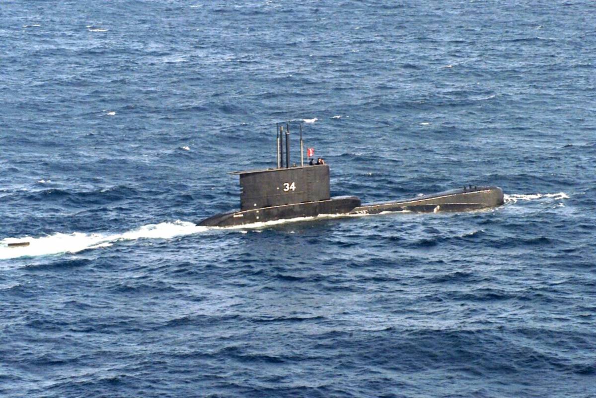 Submarino Tipo 209/1200 (Clase Angamos) de la Marina de Guerra del Per�. 