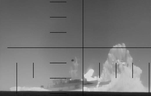 Imagen del hundimiento de la fragata �Dena� tomada desde el submarino que la torpede�.  (foto Departamento de la Guerra)