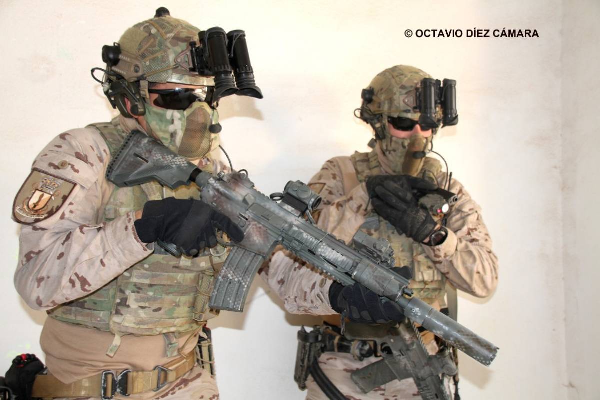 La Fuerza de Guerra Naval Especial lider� el proceso por el que la Infanter�a de Marina se est� dotando con las plataformas tipo M4 del modelo HK416. (Octavio D�ez C�mara)