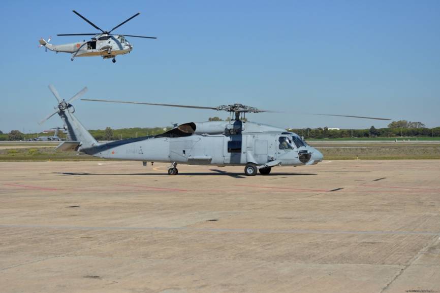 Ya a finales de la pasada década los “nuevos” SH-60F empezaron a sustituir a los SH-3D en el seno de la Quinta Escuadrilla. (foto FLOAN)