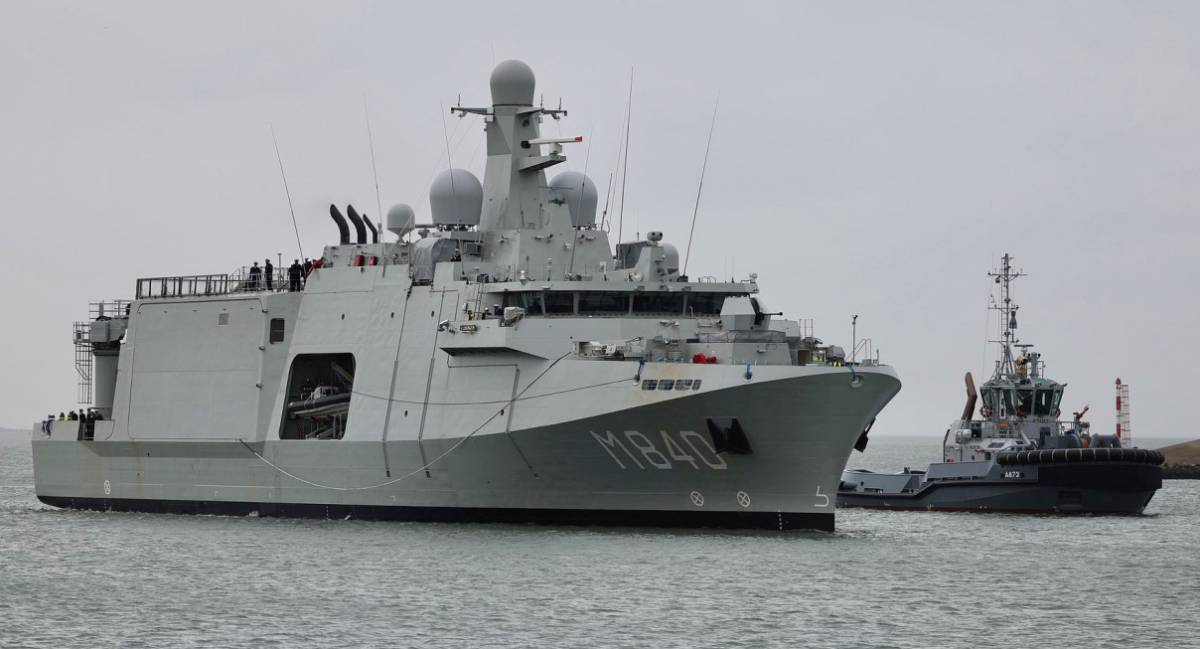 El “Vlissingen” llegando al puerto de Den Helder. (foto Koninklijke Marine) El “Vlissingen” llegando al puerto de Den Helder. (foto Koninklijke Marine)