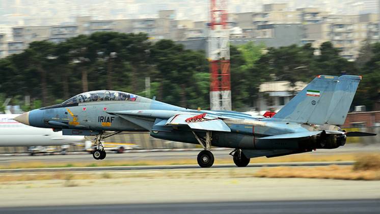Uno de los F-14A �Tomcat� de la Fuerza A�rea de la Rep�blica Isl�mica de Ir�n. (foto Nasim Online)