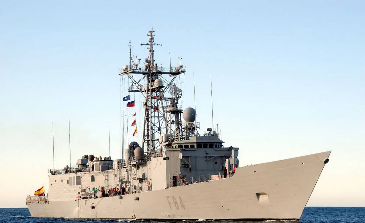 La fragata Reina Sofía (F84) de la Armada (Armada)