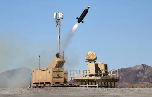 Sistema integrado de contramedidas para drones de baja velocidad y baja altitud de Raytheon (FS-LIDS)  Fuente de la imagen Raytheon.