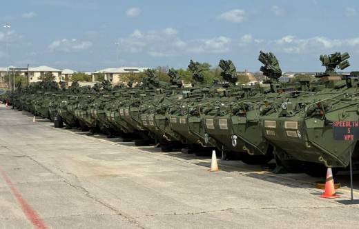 Vehiculos en revision por los tecnicos argentinos.