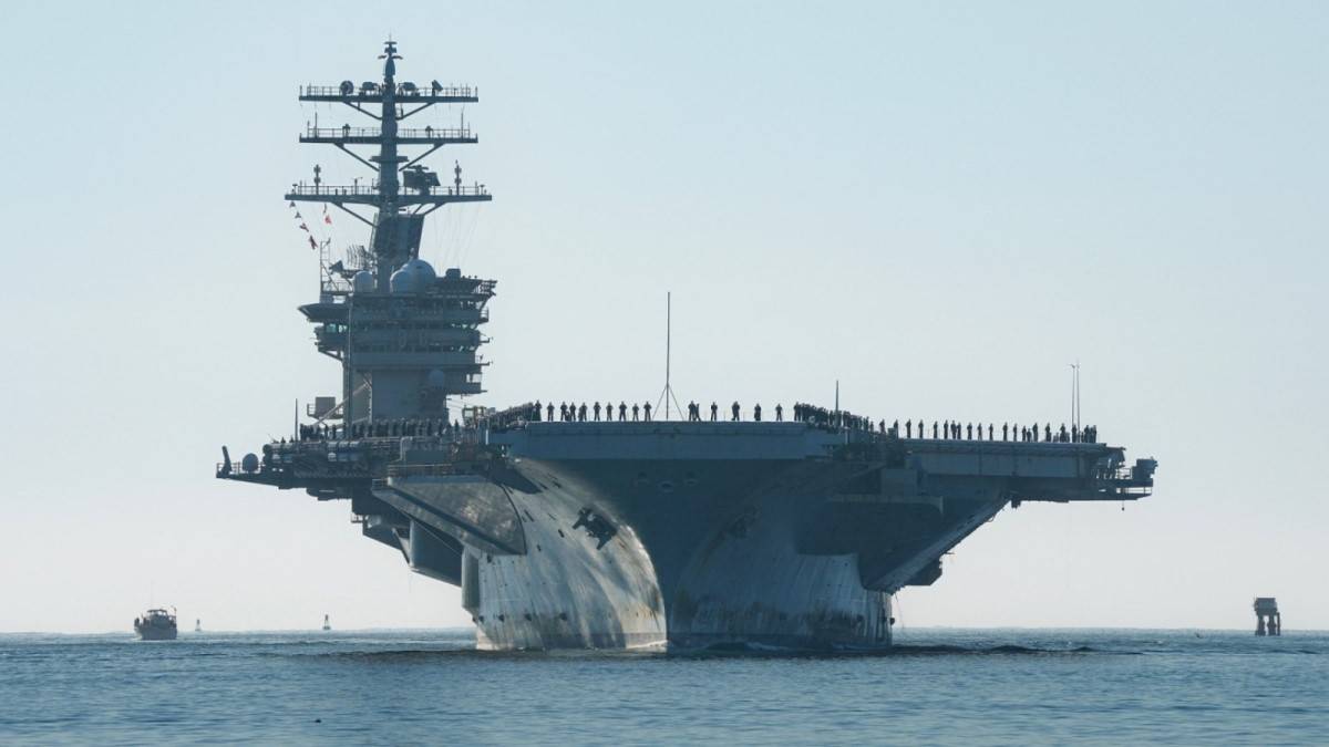 Portaaviones Nimitz (CVN 68) de la Marina de Estados Unidos.