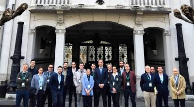 Un grupo de participantes de Collaborate Oviedo evento promovido por el Ayuntamiento de Oviedo han visitado la f�brica de GDELS-SBS en Trubia.