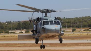 Tras Espa�a, Israel, se convertir� en el segundo operador del helic�ptero naval SH-60F. (foto Julio Maiz)