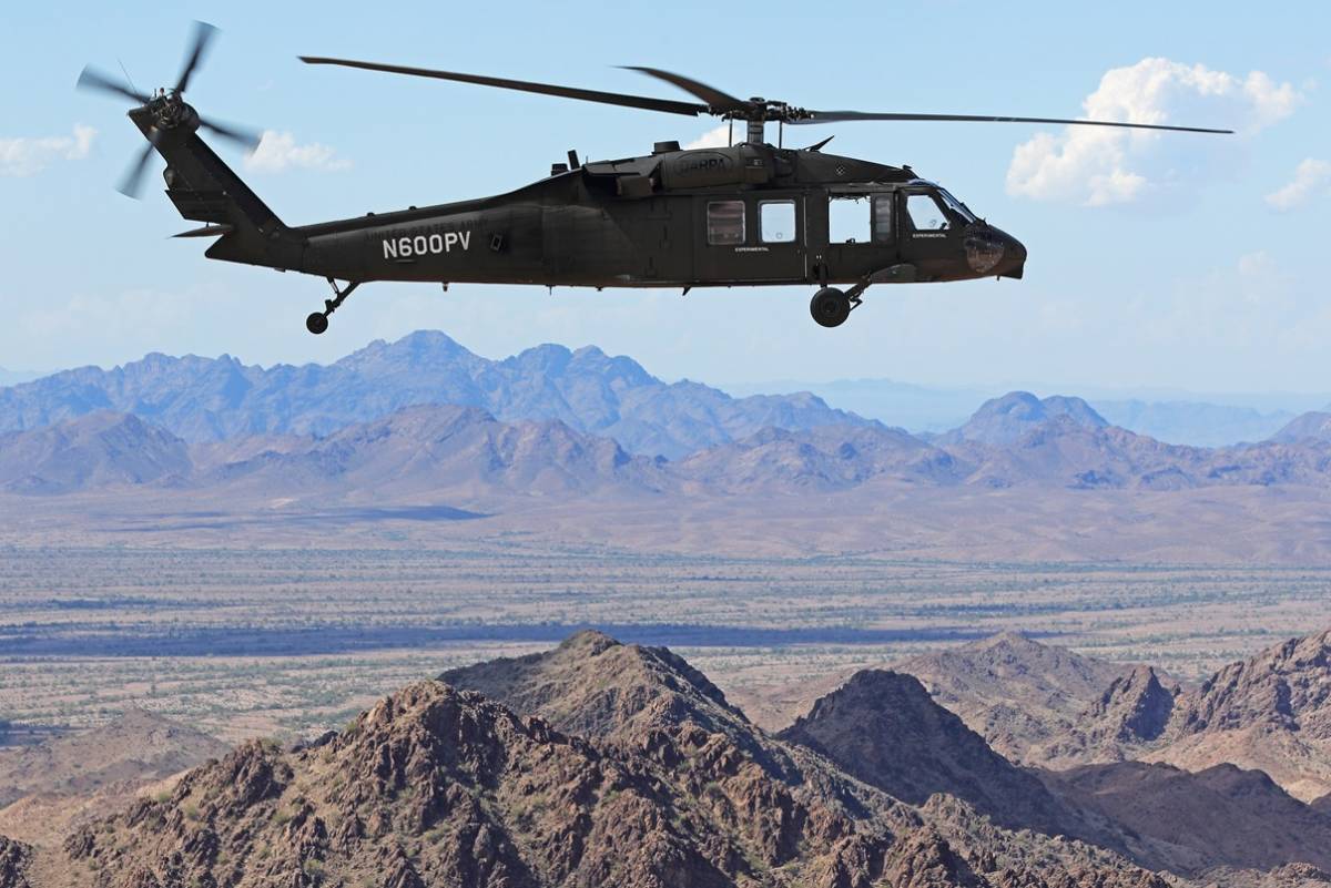 Helicóptero H-60Mx Black Hawk autónomo. Helicóptero H-60Mx Black Hawk autónomo.