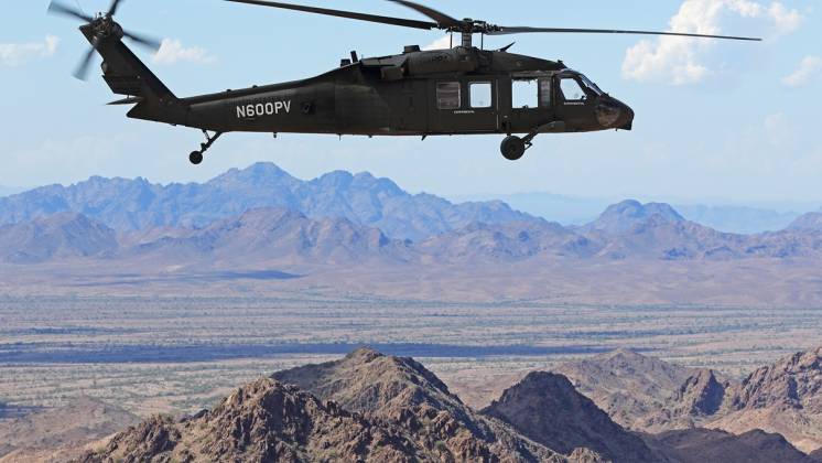 Helic�ptero H-60Mx Black Hawk aut�nomo.