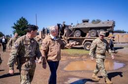 Presidente Jos� Antonio Kast durante su visita al Regimiento de Log�stica N�3 �Victoria� del Ej�rcito de Chile.