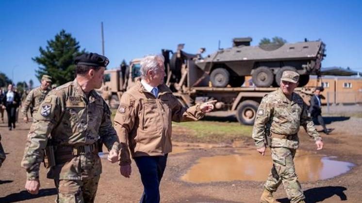 Presidente Jos� Antonio Kast durante su visita al Regimiento de Log�stica N�3 �Victoria� del Ej�rcito de Chile.