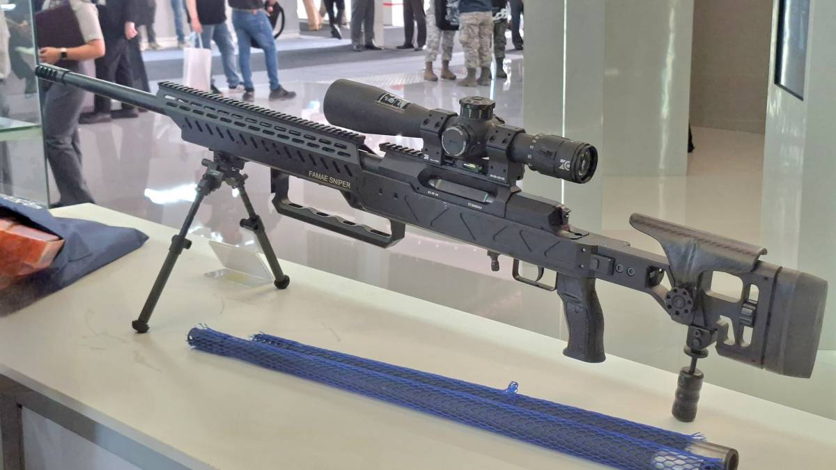 Nuevo fusil de precisi�n multicalibre hecho por FAMAE del Ej�rcito de Chile.